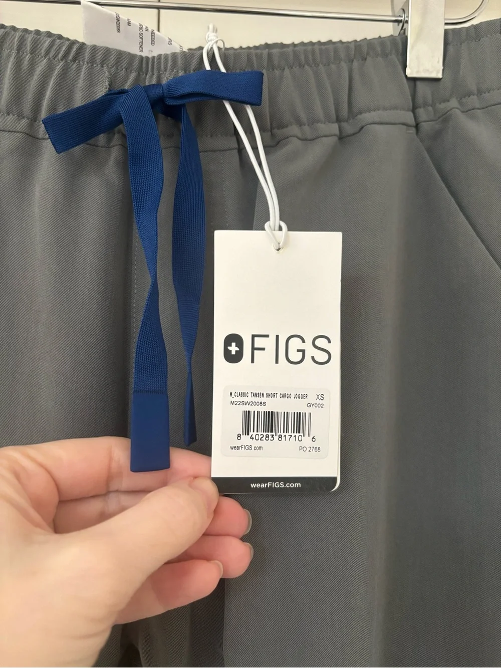 NWT FIGS Mens Classic Tansen Charcoal Cargo Joggers with Navy Drawstring - Short